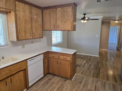 Kitchen - 5714 Cascade Dr, Redding, CA 96003 photo 3 of 7