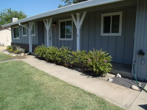 Exterior - 5714 Cascade Dr, Redding, CA 96003 photo 4 of 7
