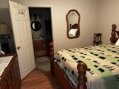 Bedroom - 18801 Leavers Ln, Macdoel, CA 96058 photo 1 of 6