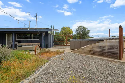 Exterior - 22025 Gilmore Ranch Rd, Red Bluff, CA 96080 photo 11 of 21