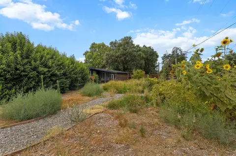 Exterior - 22025 Gilmore Ranch Rd, Red Bluff, CA 96080 photo 16 of 21