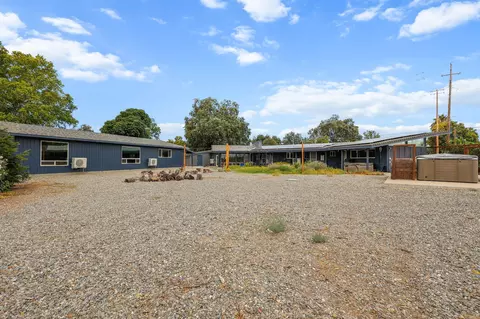 Exterior - 22025 Gilmore Ranch Rd, Red Bluff, CA 96080 photo 9 of 21