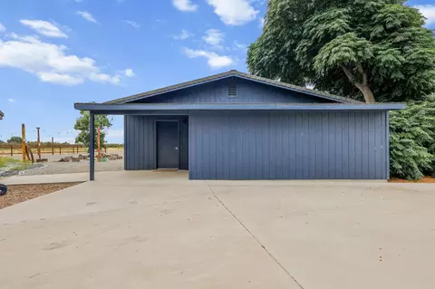 Exterior - 22025 Gilmore Ranch Rd, Red Bluff, CA 96080 photo 5 of 21