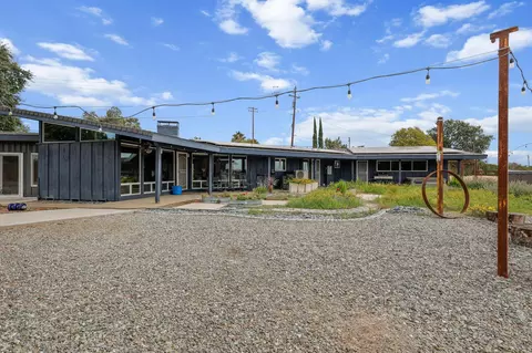 Exterior - 22025 Gilmore Ranch Rd, Red Bluff, CA 96080 photo 7 of 21
