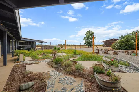 Exterior - 22025 Gilmore Ranch Rd, Red Bluff, CA 96080 photo 13 of 21