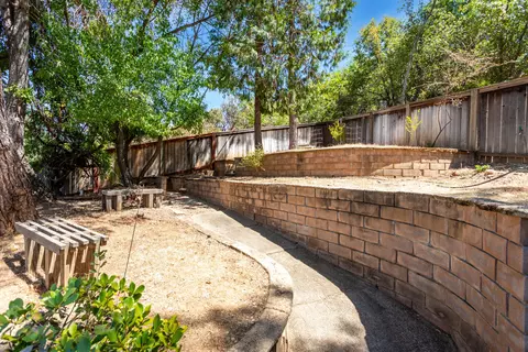 1475 Gladstone Ct, Redding, CA 96001 photo 27