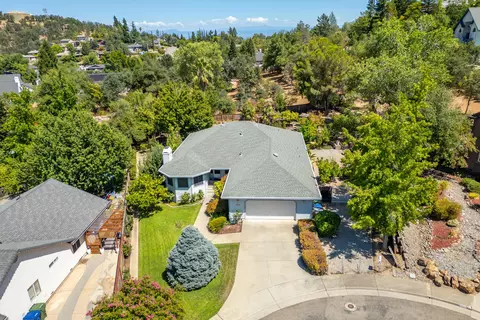 1475 Gladstone Ct, Redding, CA 96001