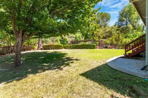 1475 Gladstone Ct, Redding, CA 96001 photo 21