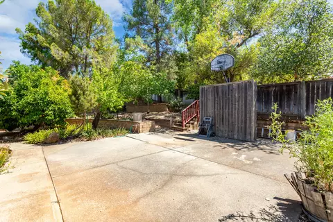 1475 Gladstone Ct, Redding, CA 96001 photo 23