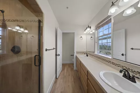 5592 Diamond Ridge Dr, Redding, CA 96003 photo 19