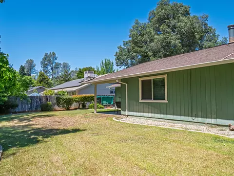 Exterior - 839 Oakmont Dr, Redding, CA 96003 photo 7 of 8