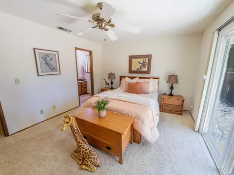 Bedroom - 839 Oakmont Dr, Redding, CA 96003 photo 2 of 3