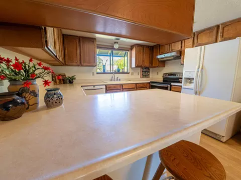 Kitchen - 839 Oakmont Dr, Redding, CA 96003 photo 2 of 2