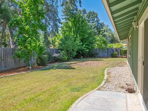Exterior - 839 Oakmont Dr, Redding, CA 96003 photo 3 of 8