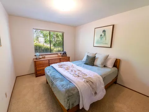 Bedroom - 839 Oakmont Dr, Redding, CA 96003 photo 3 of 3