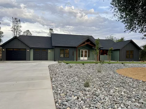 16588 Bamboo Ct, Anderson, CA 96007