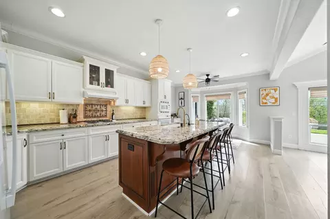 Kitchen - 2433 Cumberland Dr, Redding, CA 96001 photo 2 of 2