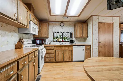 4518 Chippewa Ln, Redding, CA 96003 photo 8