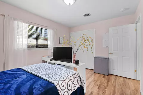Bedroom - 2155 Paris Ave, Redding, CA 96001 photo 1 of 10