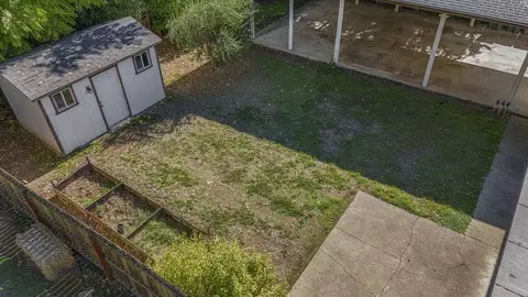 Exterior - 2155 Paris Ave, Redding, CA 96001 photo 6 of 9