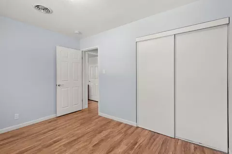 Bedroom - 2155 Paris Ave, Redding, CA 96001 photo 5 of 10