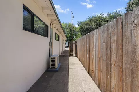 Exterior - 2155 Paris Ave, Redding, CA 96001 photo 2 of 9