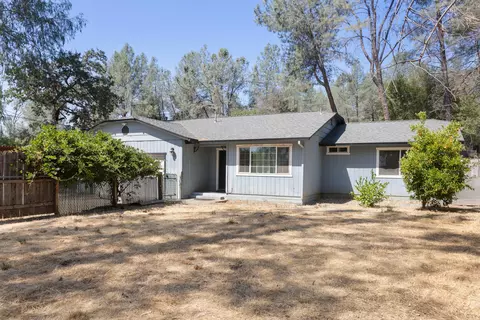 12656 Shalon Dr, Redding, CA 96001