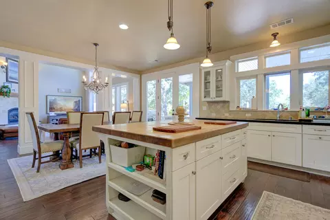 Kitchen - 4236 Rutgers Pl, Redding, CA 96001 photo 5 of 5