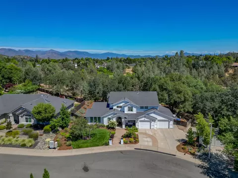 View/Area - 4236 Rutgers Pl, Redding, CA 96001 photo 2 of 3