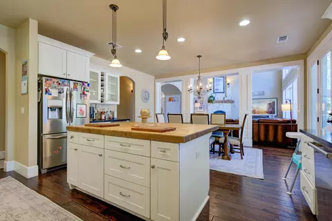 Kitchen - 4236 Rutgers Pl, Redding, CA 96001 photo 2 of 5