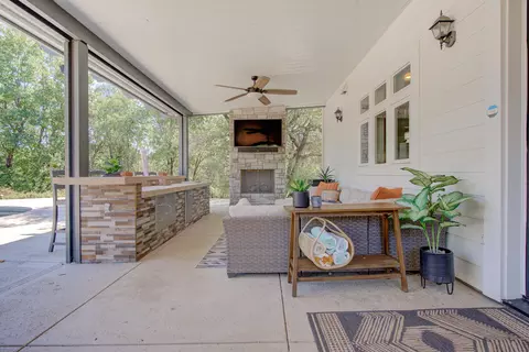 Exterior - 4236 Rutgers Pl, Redding, CA 96001 photo 9 of 20