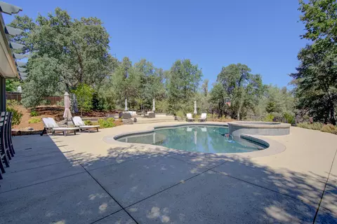 Exterior - 4236 Rutgers Pl, Redding, CA 96001 photo 14 of 20