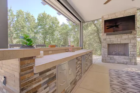 Exterior - 4236 Rutgers Pl, Redding, CA 96001 photo 11 of 20