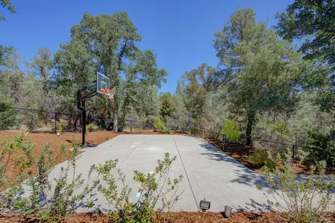 Exterior - 4236 Rutgers Pl, Redding, CA 96001 photo 20 of 20