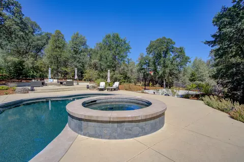 Exterior - 4236 Rutgers Pl, Redding, CA 96001 photo 15 of 20
