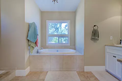 Bath - 4236 Rutgers Pl, Redding, CA 96001 photo 1 of 5