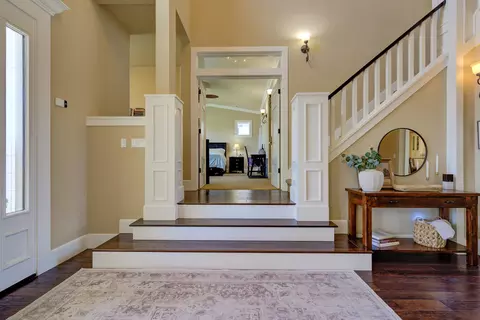 Entry Way - 4236 Rutgers Pl, Redding, CA 96001 photo 5 of 6