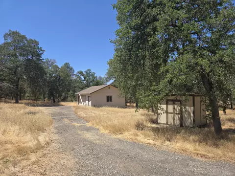 Exterior - 18353 Old Oasis Rd, Redding, CA 96003 photo 4 of 7