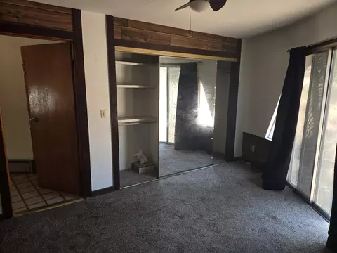 Bedroom - 18353 Old Oasis Rd, Redding, CA 96003 photo 1 of 3