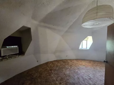 Bedroom - 18353 Old Oasis Rd, Redding, CA 96003 photo 2 of 3