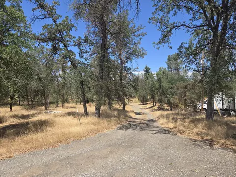 Exterior - 18353 Old Oasis Rd, Redding, CA 96003 photo 3 of 7