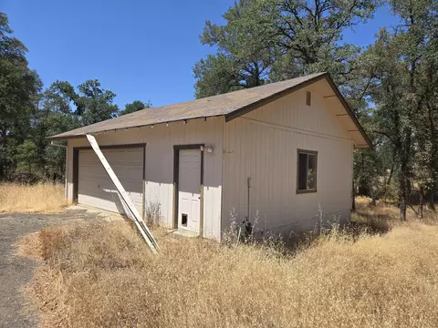 Exterior - 18353 Old Oasis Rd, Redding, CA 96003 photo 5 of 7