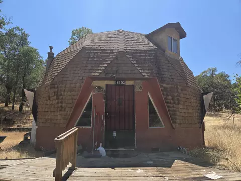 18353 Old Oasis Rd, Redding, CA 96003