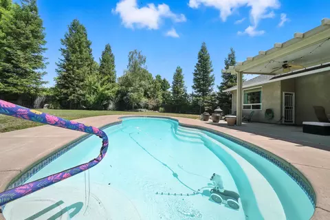 Exterior - 7777 Pit Rd, Redding, CA 96001 photo 5 of 5