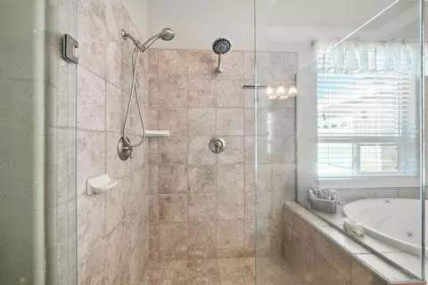 Bath - 7777 Pit Rd, Redding, CA 96001 photo 3 of 5