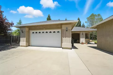 Exterior - 7777 Pit Rd, Redding, CA 96001 photo 3 of 5