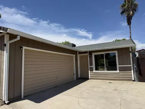 Exterior - 1062 Moss Creek Rd, Redding, CA 96003 photo 2 of 5