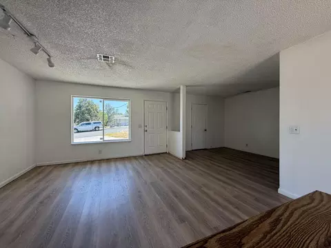 Living - 1062 Moss Creek Rd, Redding, CA 96003 photo 3 of 4