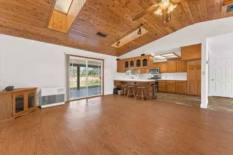 Living - 9297 Escondido Ln, Redding, CA 96002 photo 5 of 5
