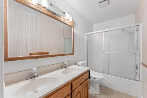 Bath - 9297 Escondido Ln, Redding, CA 96002 photo 3 of 3